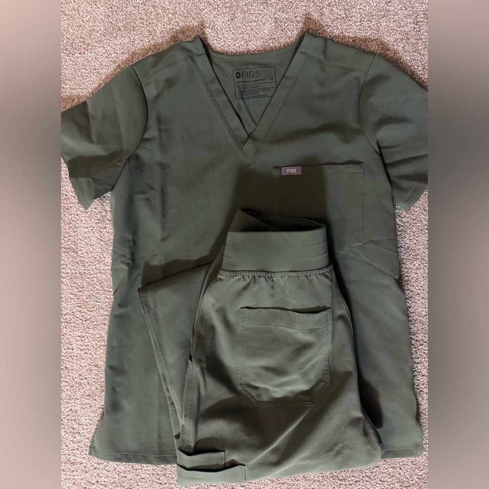 Figs Technical Collection in Forest Green